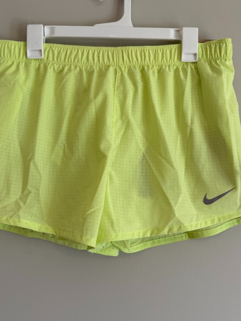 Nike FN3355-736 Mens Large Dri-Fit Fast 3" Lined Running Shorts Yellow